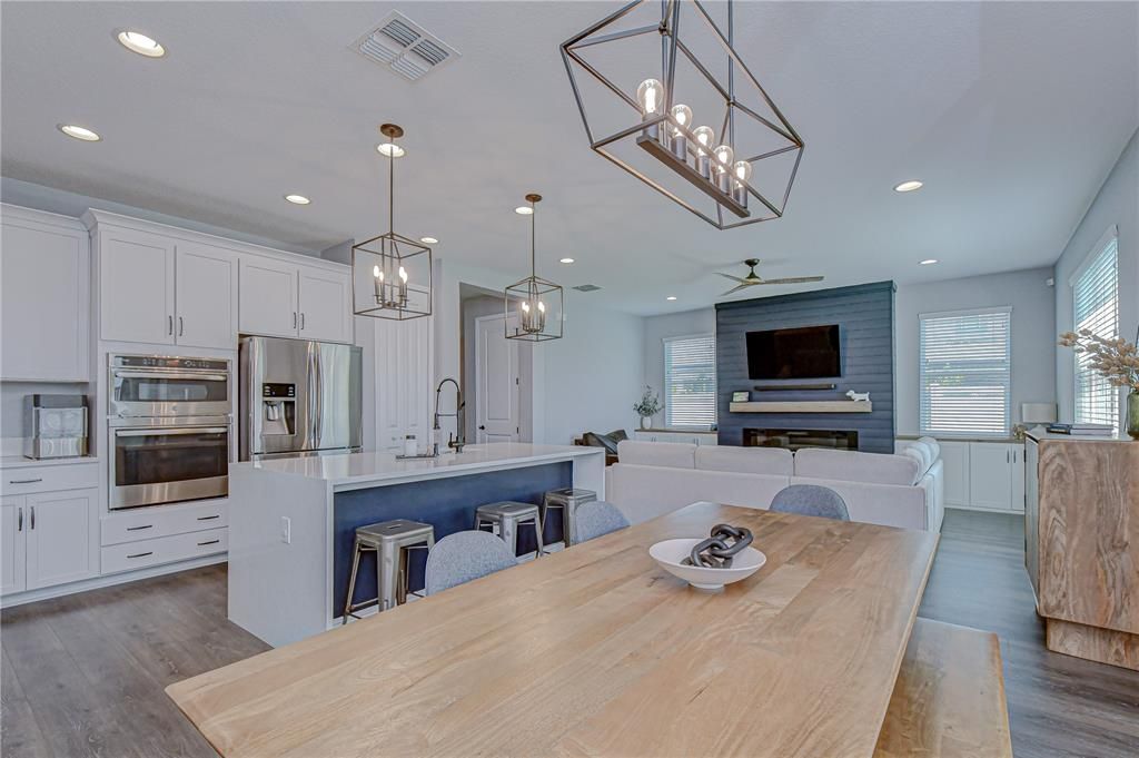 For Sale: $415,000 (3 beds, 2 baths, 2190 Square Feet)