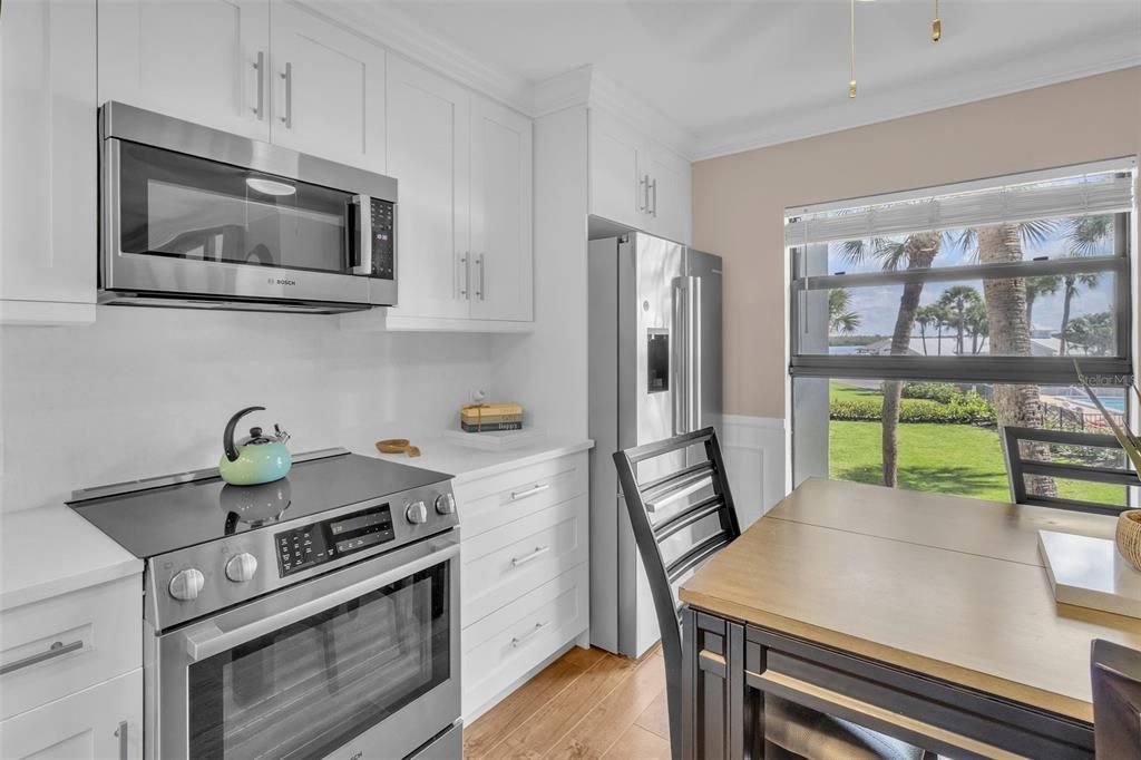 For Sale: $484,999 (1 beds, 1 baths, 809 Square Feet)
