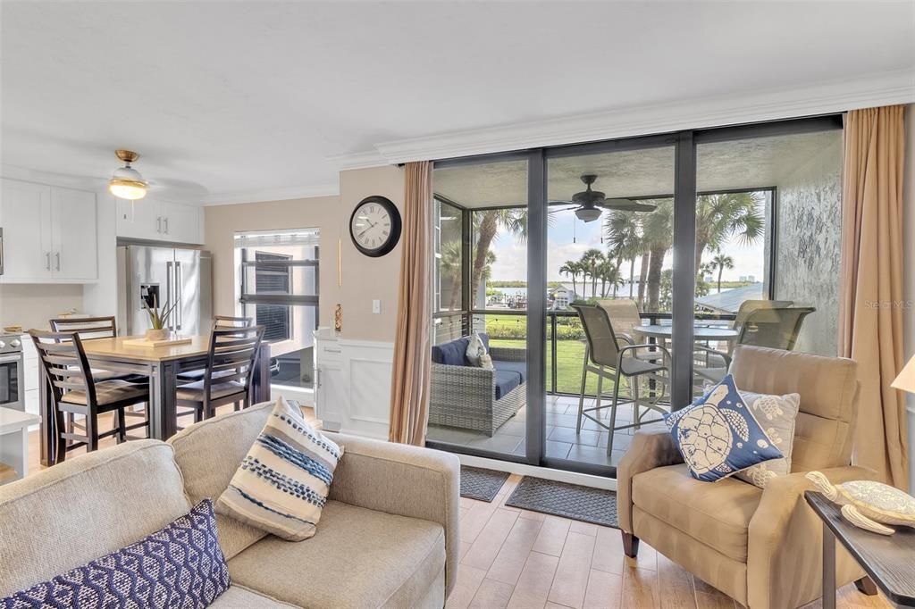 For Sale: $484,999 (1 beds, 1 baths, 809 Square Feet)