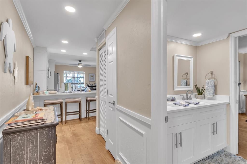 For Sale: $484,999 (1 beds, 1 baths, 809 Square Feet)