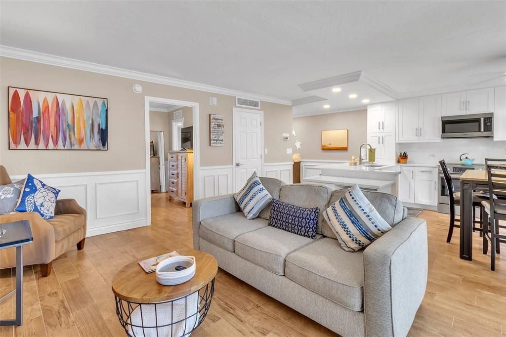 For Sale: $484,999 (1 beds, 1 baths, 809 Square Feet)