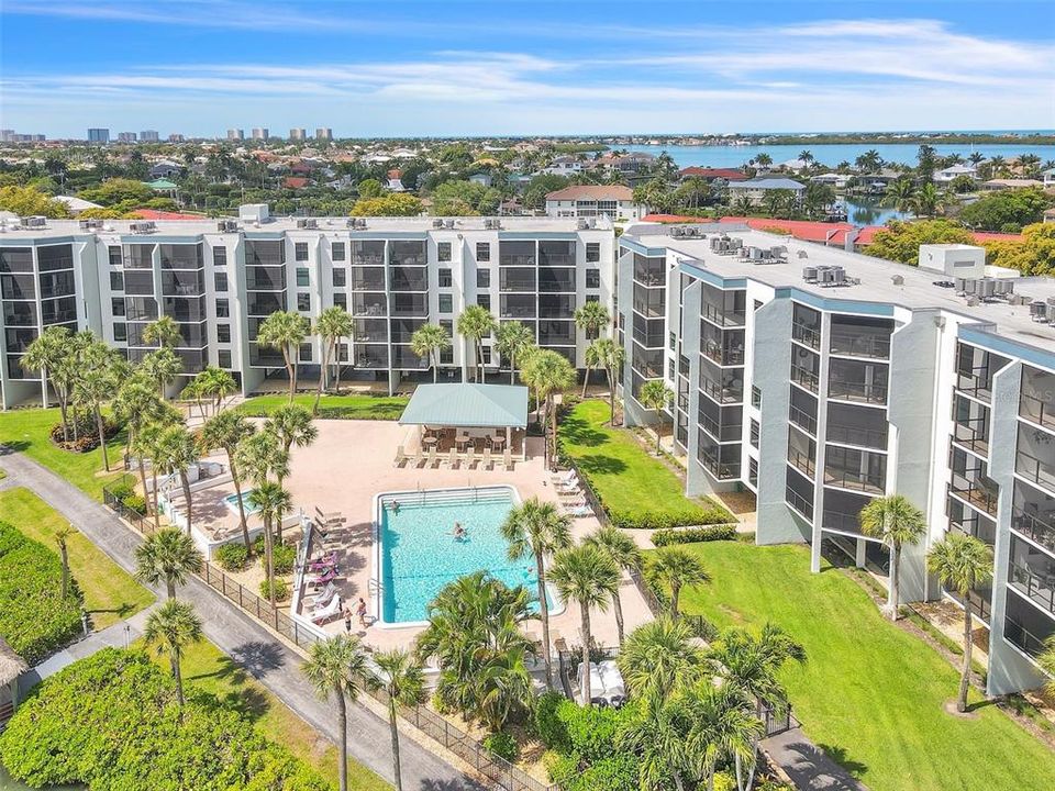 For Sale: $484,999 (1 beds, 1 baths, 809 Square Feet)