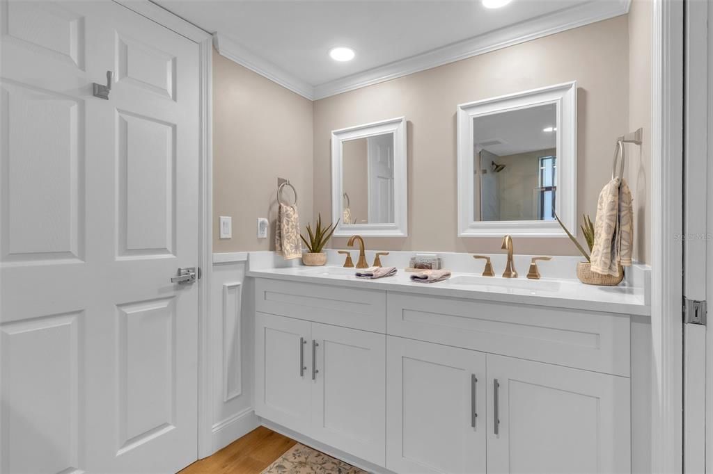 For Sale: $484,999 (1 beds, 1 baths, 809 Square Feet)