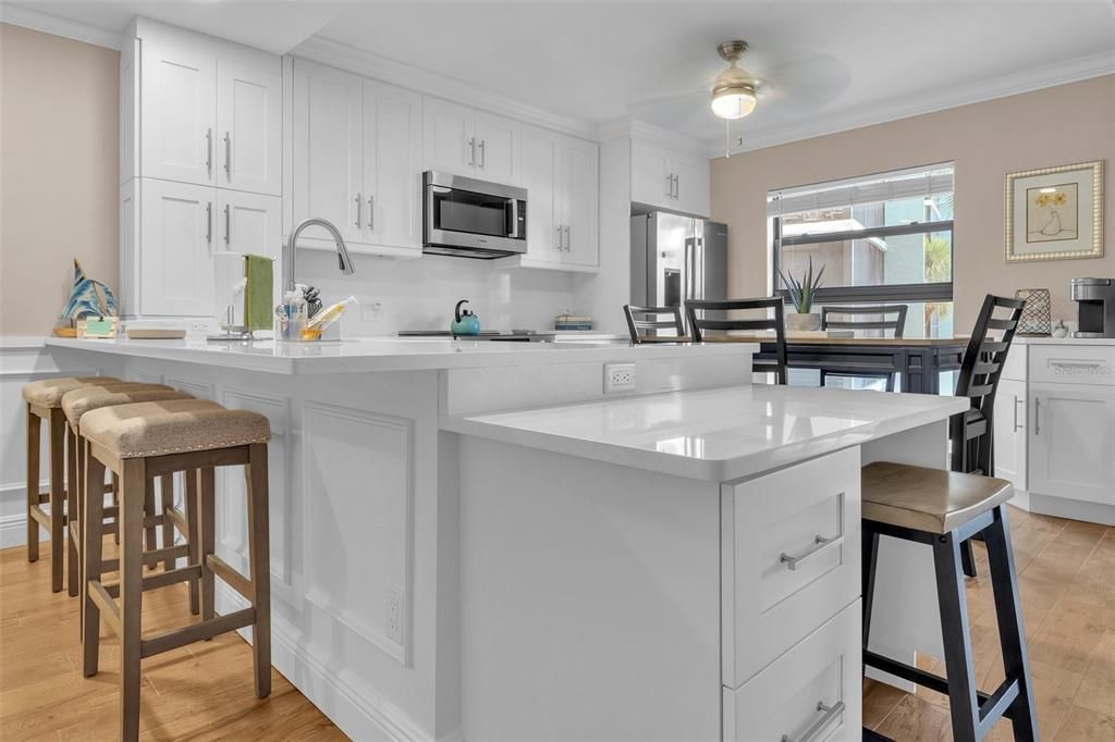 For Sale: $484,999 (1 beds, 1 baths, 809 Square Feet)