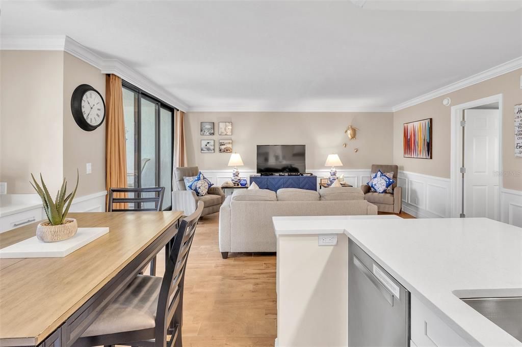 For Sale: $484,999 (1 beds, 1 baths, 809 Square Feet)