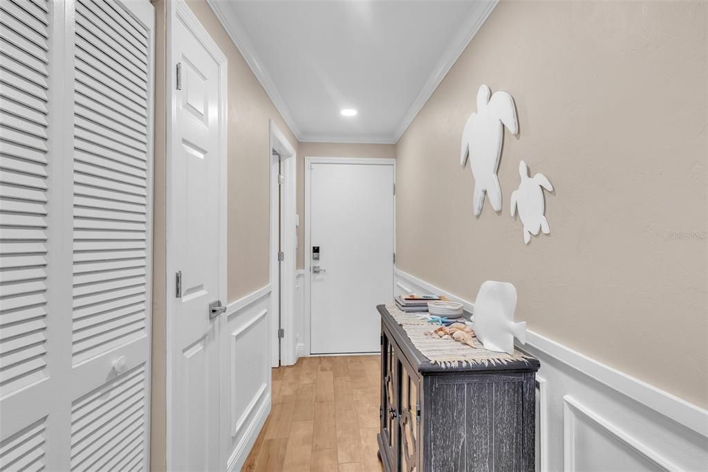 For Sale: $484,999 (1 beds, 1 baths, 809 Square Feet)