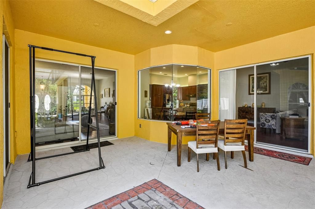 En Venta: $729,900 (4 camas, 3 baños, 3652 Pies cuadrados)