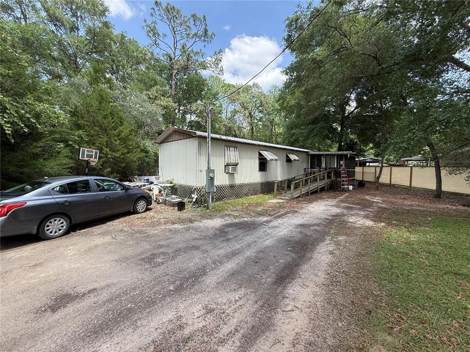For Sale: $69,000 (2 beds, 2 baths, 924 Square Feet)