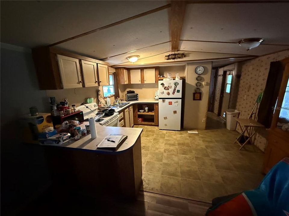 For Sale: $69,000 (2 beds, 2 baths, 924 Square Feet)