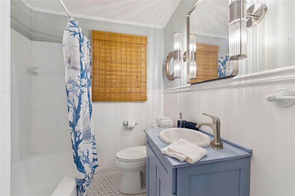 For Rent: $5,450 (5 beds, 2 baths, 1654 Square Feet)