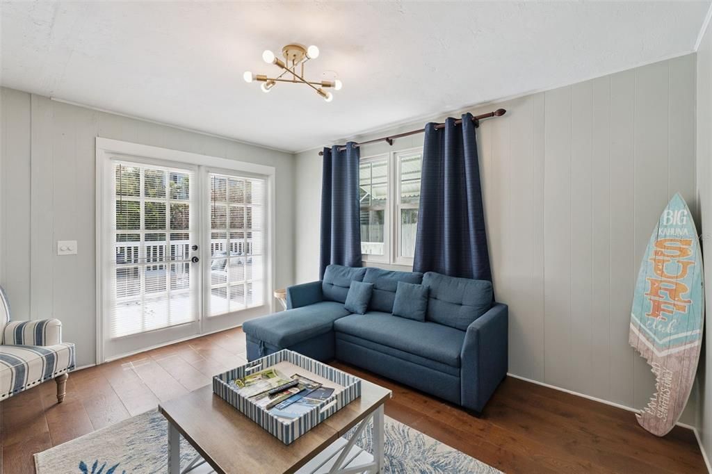 For Rent: $5,450 (5 beds, 2 baths, 1654 Square Feet)
