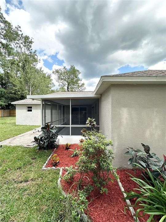 Activo con contrato: $295,000 (4 camas, 2 baños, 1728 Pies cuadrados)