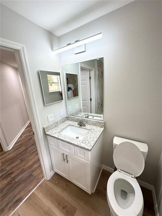 Activo con contrato: $295,000 (4 camas, 2 baños, 1728 Pies cuadrados)