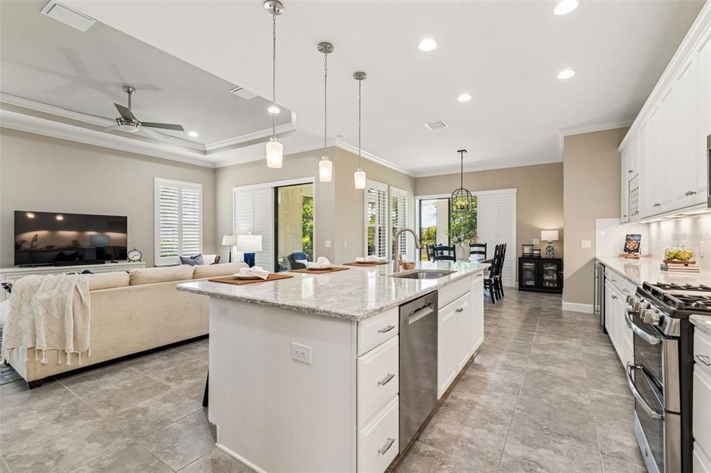For Sale: $539,900 (3 beds, 2 baths, 2201 Square Feet)