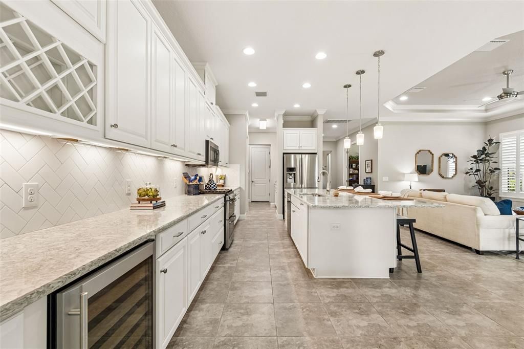 For Sale: $539,900 (3 beds, 2 baths, 2201 Square Feet)