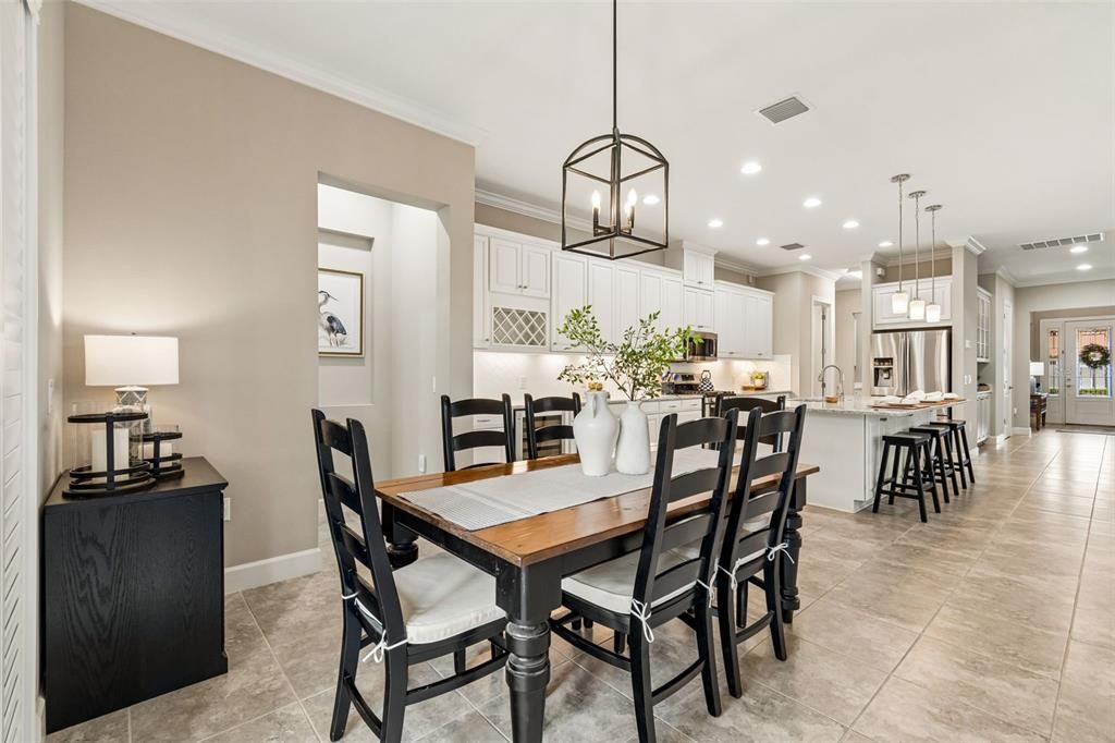 For Sale: $539,900 (3 beds, 2 baths, 2201 Square Feet)