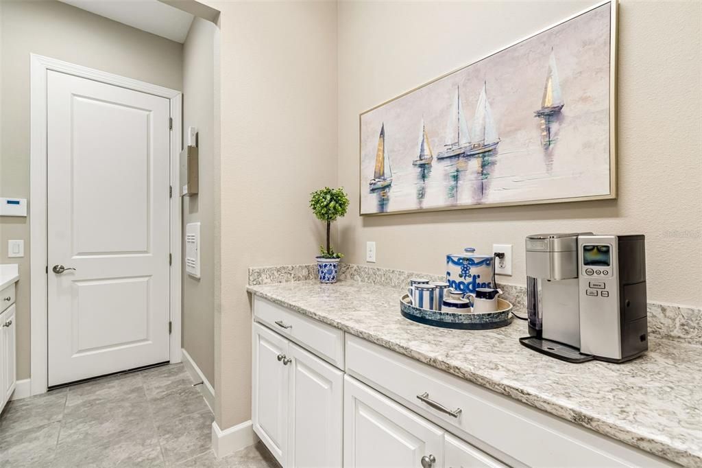 For Sale: $539,900 (3 beds, 2 baths, 2201 Square Feet)