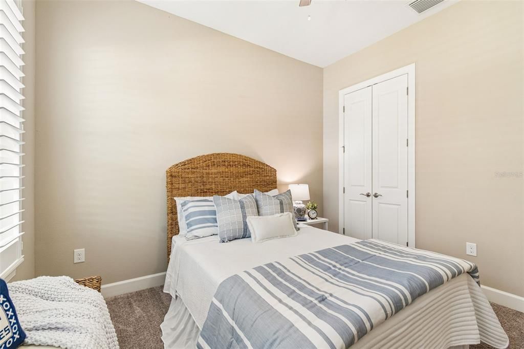 For Sale: $539,900 (3 beds, 2 baths, 2201 Square Feet)