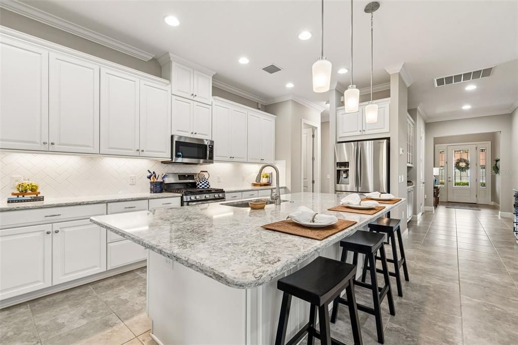 For Sale: $539,900 (3 beds, 2 baths, 2201 Square Feet)