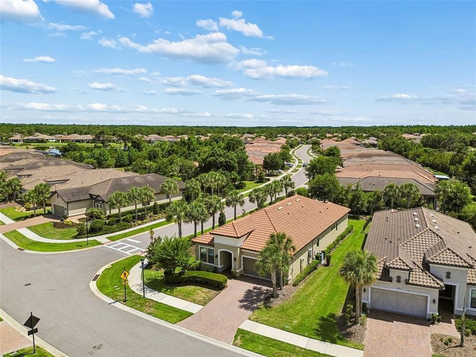 For Sale: $539,900 (3 beds, 2 baths, 2201 Square Feet)