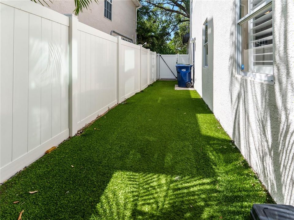 Active With Contract: $995,000 (4 beds, 2 baths, 2046 Square Feet)