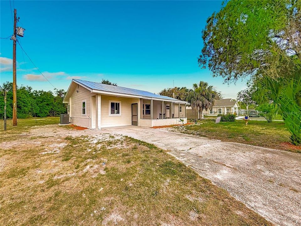 Active With Contract: $249,000 (3 beds, 1 baths, 1288 Square Feet)