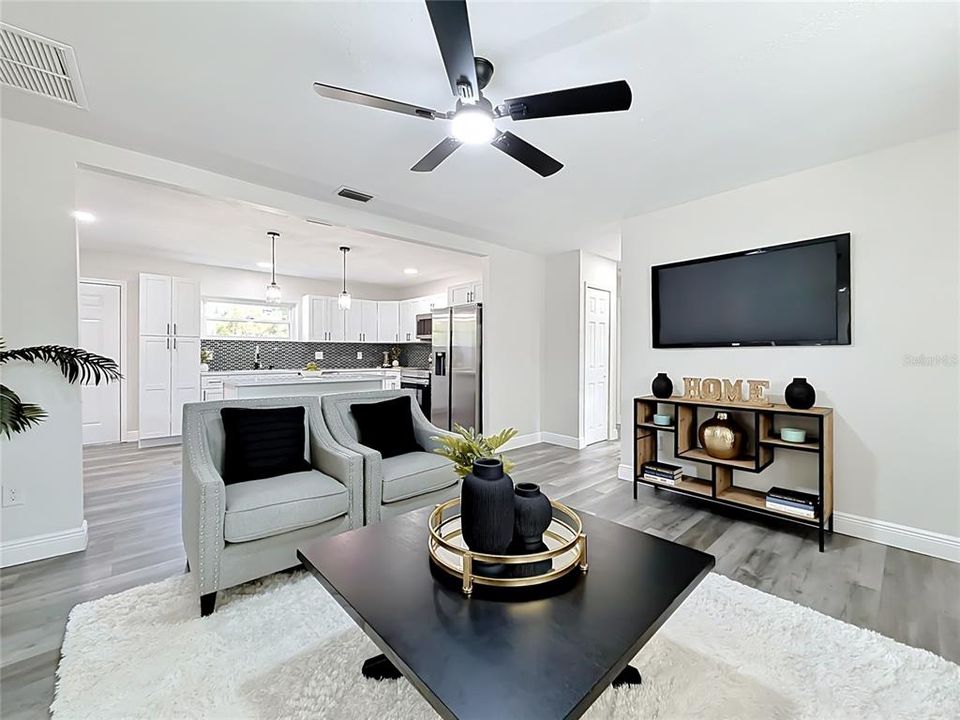 Active With Contract: $249,000 (3 beds, 1 baths, 1288 Square Feet)