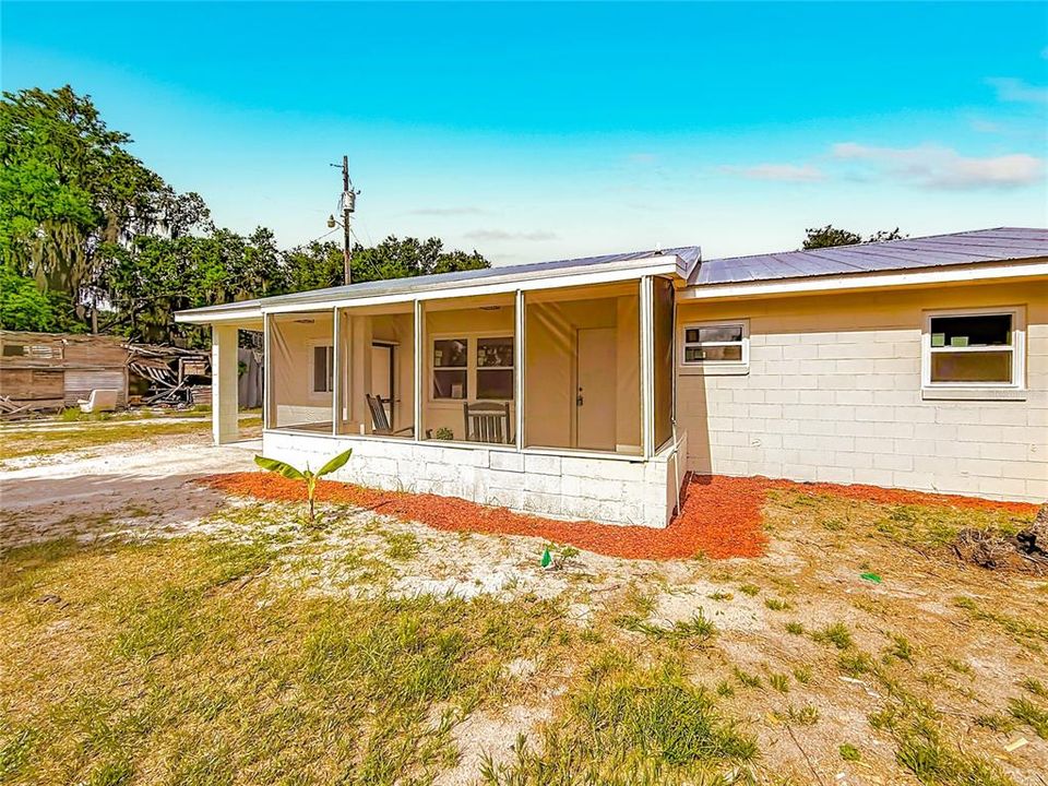 Active With Contract: $249,000 (3 beds, 1 baths, 1288 Square Feet)