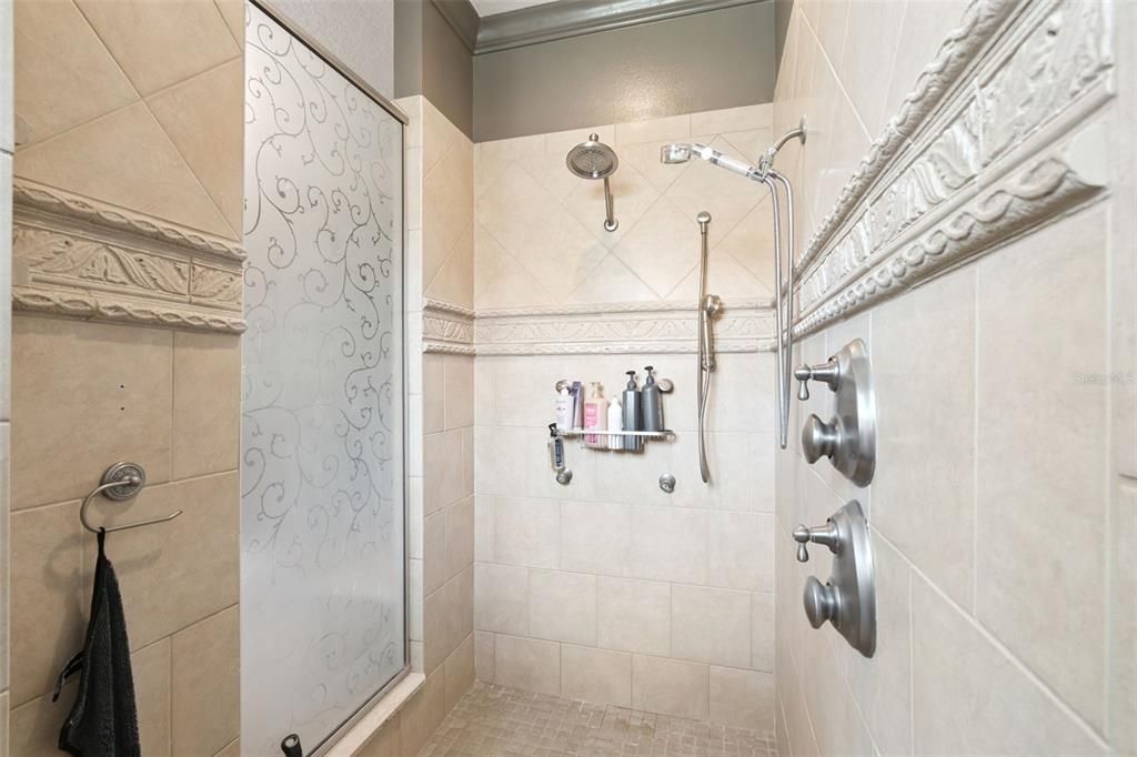 Active With Contract: $1,350,000 (5 beds, 5 baths, 3931 Square Feet)