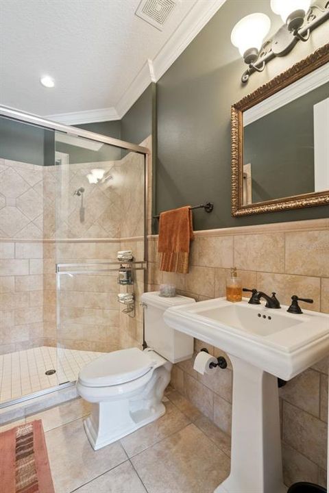 Active With Contract: $1,350,000 (5 beds, 5 baths, 3931 Square Feet)