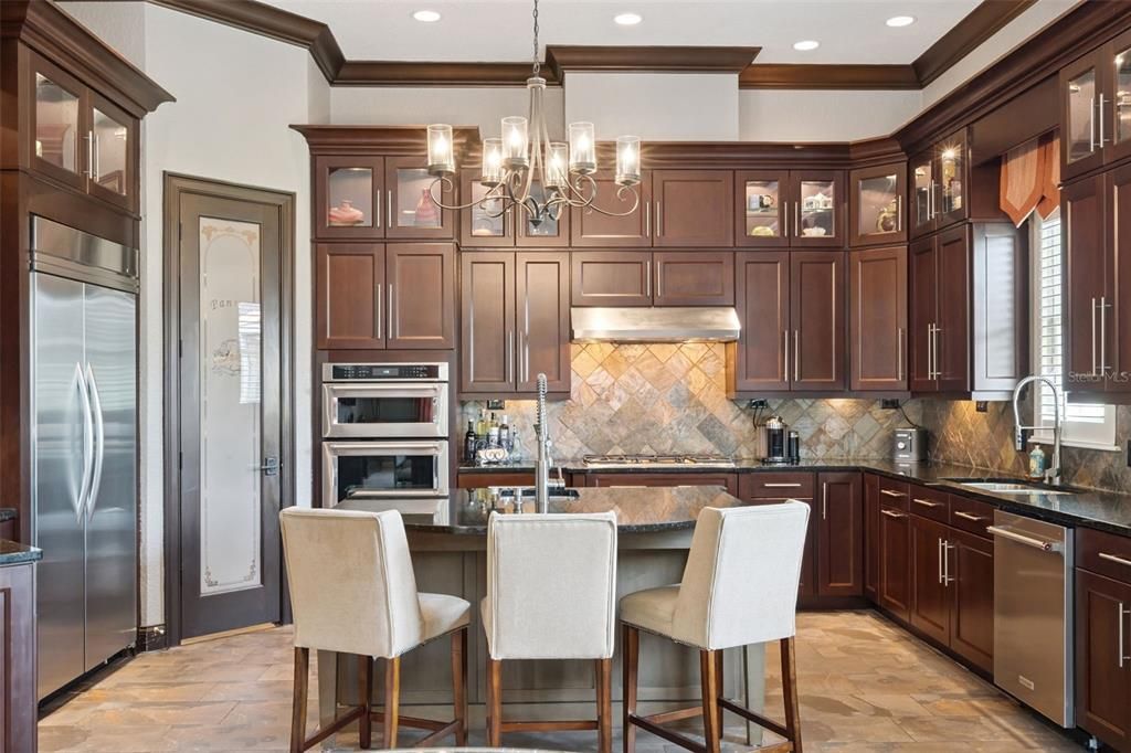 Active With Contract: $1,350,000 (5 beds, 5 baths, 3931 Square Feet)