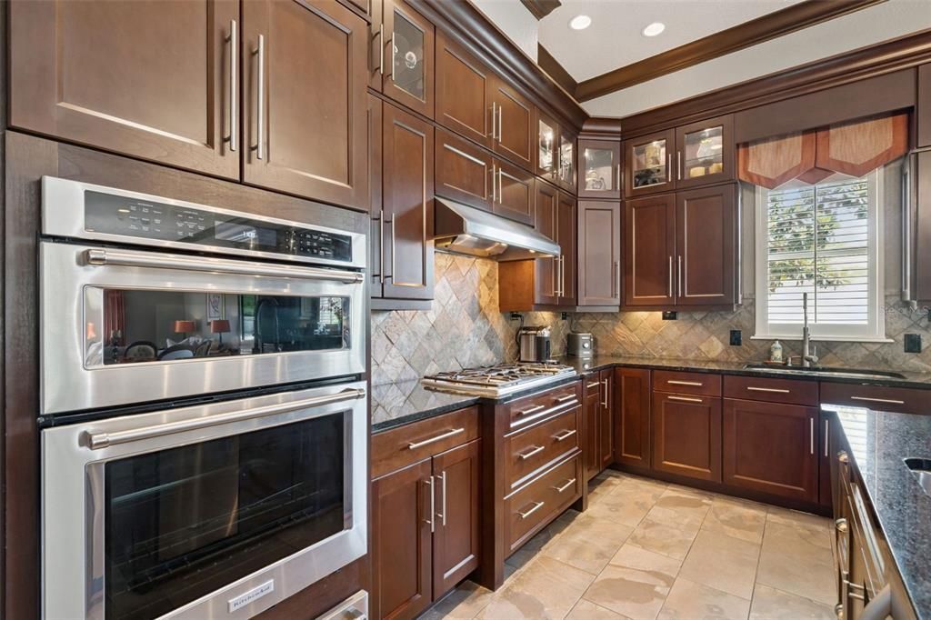Active With Contract: $1,350,000 (5 beds, 5 baths, 3931 Square Feet)