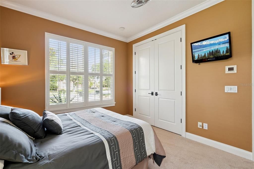 Active With Contract: $1,350,000 (5 beds, 5 baths, 3931 Square Feet)