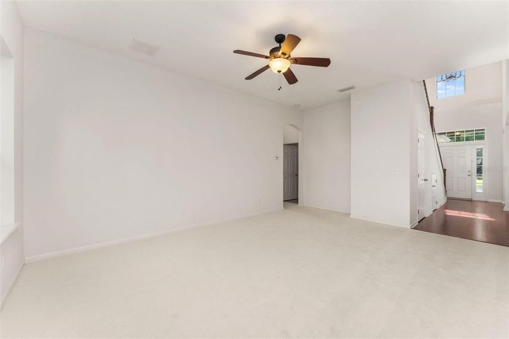 En Venta: $474,900 (5 camas, 4 baños, 2736 Pies cuadrados)