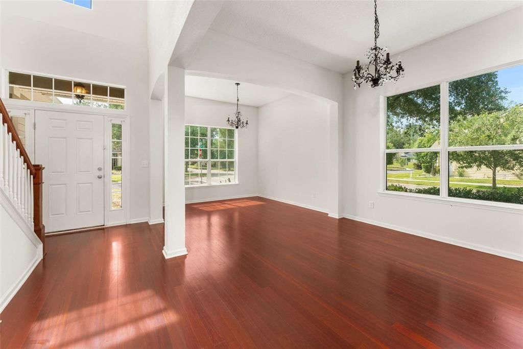 En Venta: $474,900 (5 camas, 4 baños, 2736 Pies cuadrados)