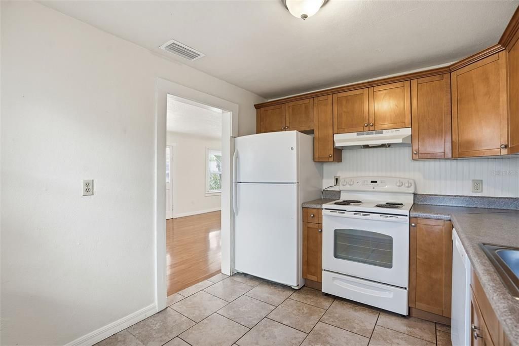 For Rent: $2,000 (3 beds, 1 baths, 1026 Square Feet)