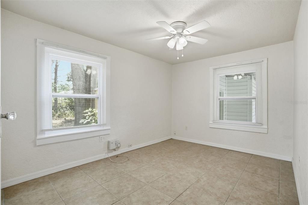 For Rent: $2,000 (3 beds, 1 baths, 1026 Square Feet)