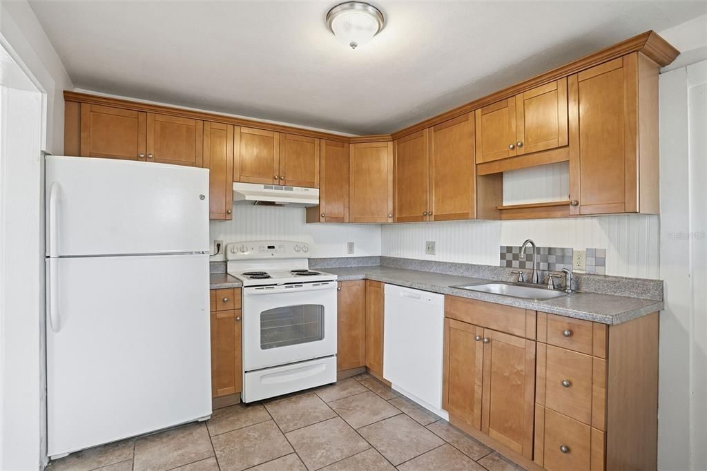 For Rent: $2,000 (3 beds, 1 baths, 1026 Square Feet)