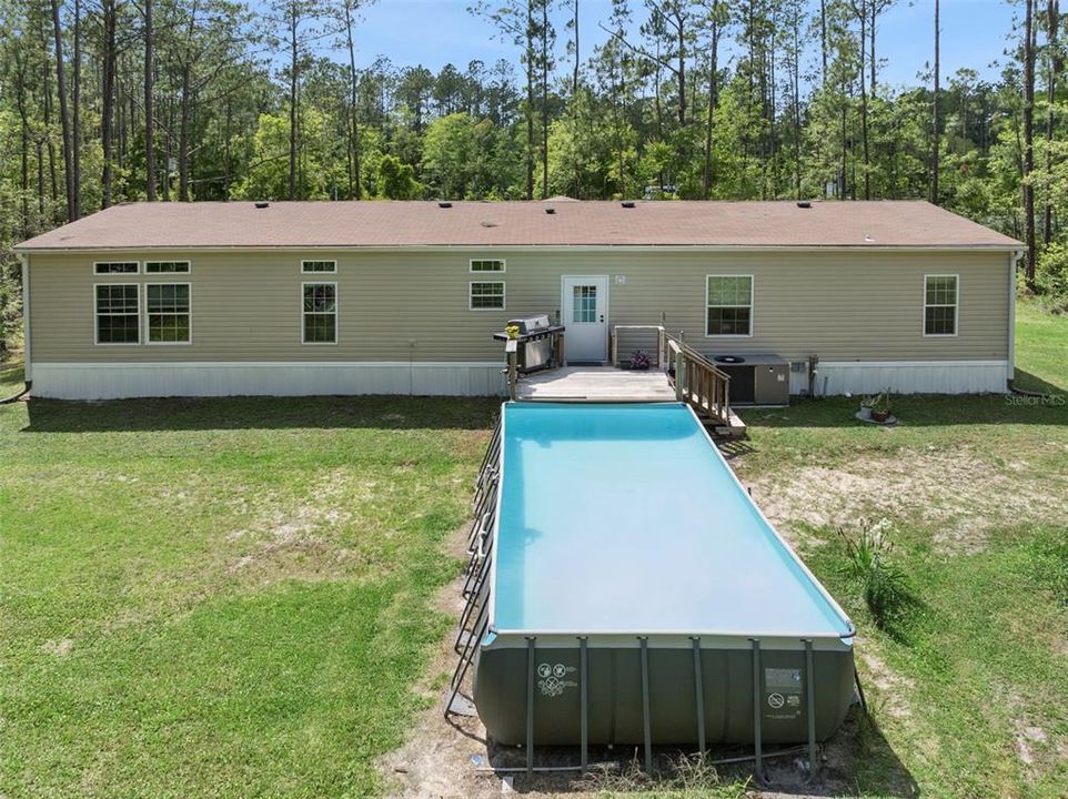 For Sale: $369,000 (5 beds, 3 baths, 2400 Square Feet)
