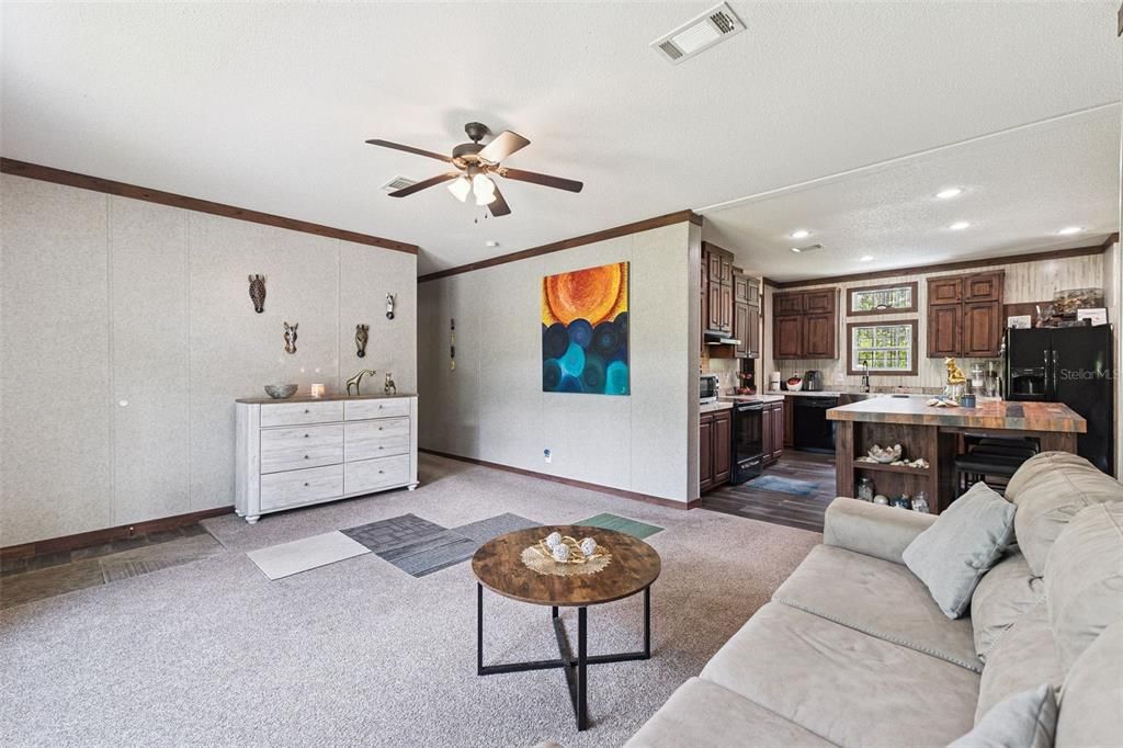 For Sale: $369,000 (5 beds, 3 baths, 2400 Square Feet)