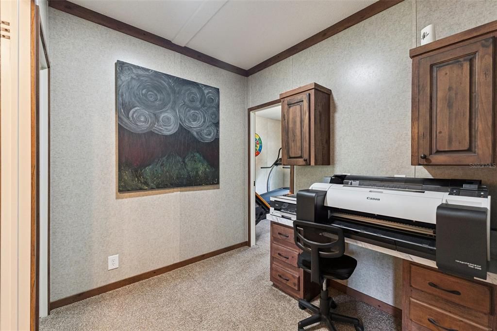 For Sale: $369,000 (5 beds, 3 baths, 2400 Square Feet)