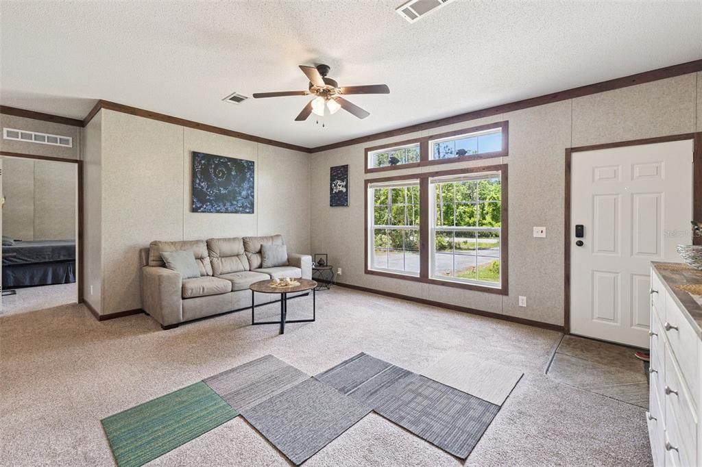 For Sale: $369,000 (5 beds, 3 baths, 2400 Square Feet)
