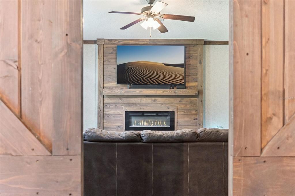 For Sale: $369,000 (5 beds, 3 baths, 2400 Square Feet)