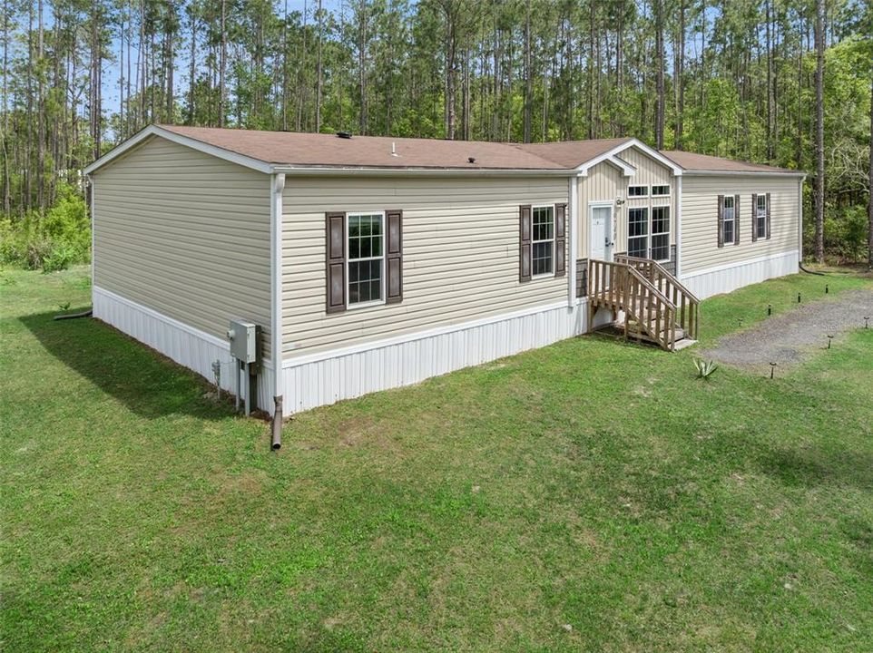 For Sale: $369,000 (5 beds, 3 baths, 2400 Square Feet)