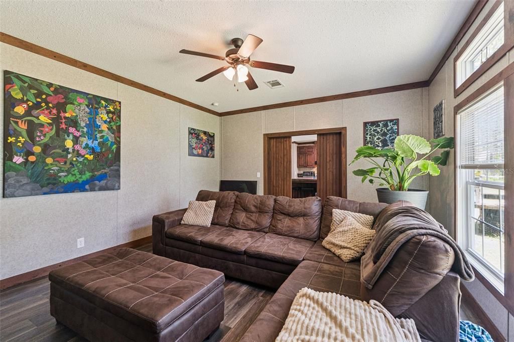 For Sale: $369,000 (5 beds, 3 baths, 2400 Square Feet)