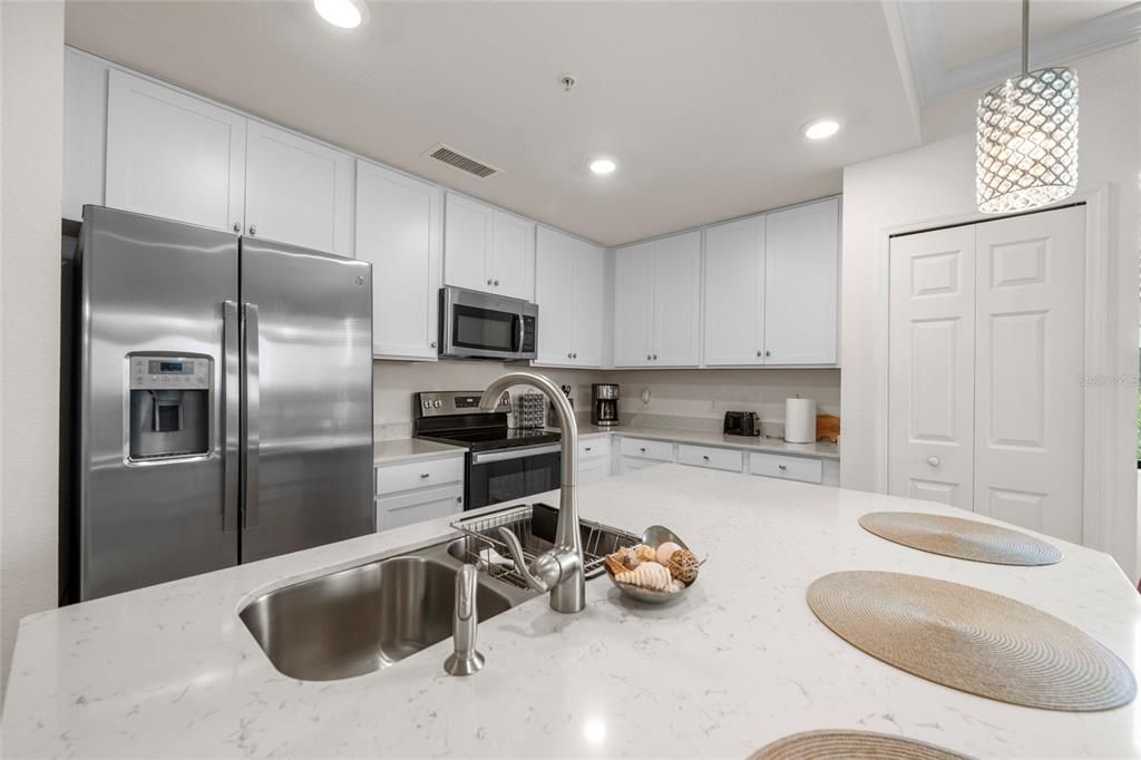 En Venta: $330,000 (3 camas, 2 baños, 1301 Pies cuadrados)