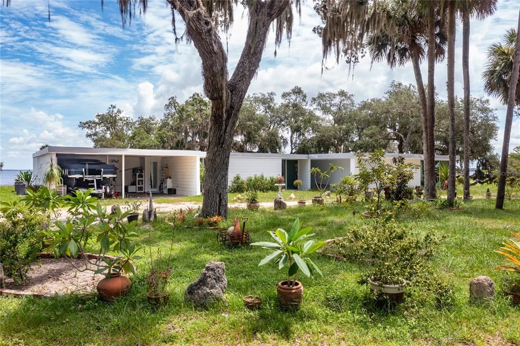 For Sale: $995,000 (5 beds, 3 baths, 3298 Square Feet)