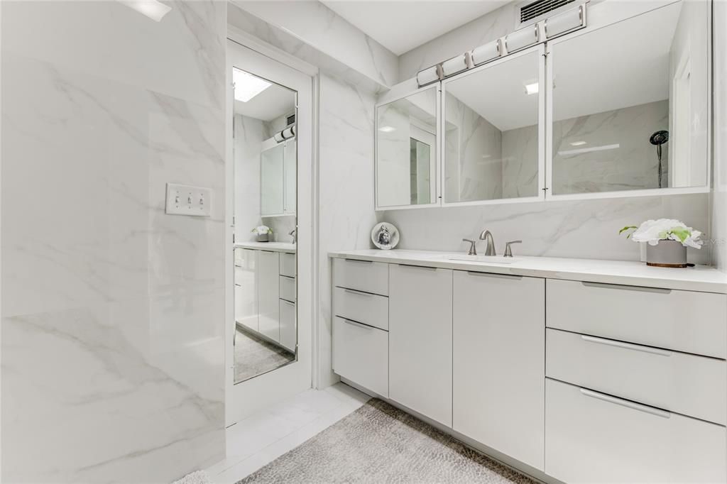 For Sale: $995,000 (5 beds, 3 baths, 3298 Square Feet)