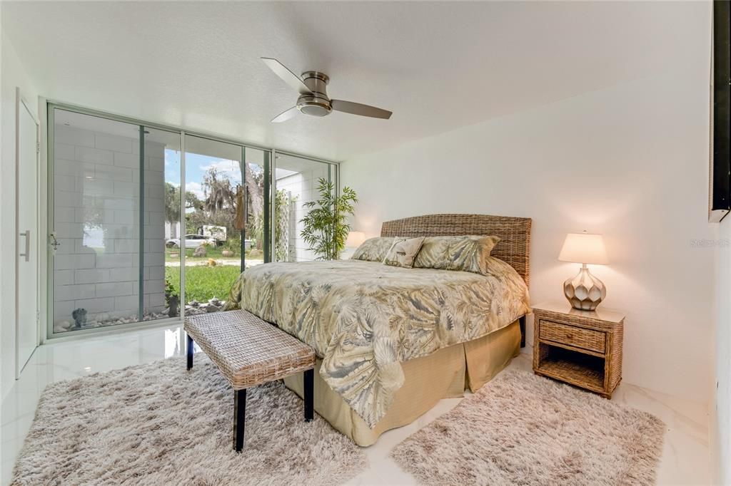 For Sale: $995,000 (5 beds, 3 baths, 3298 Square Feet)
