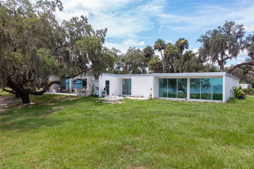 For Sale: $995,000 (5 beds, 3 baths, 3298 Square Feet)